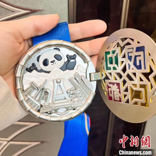 杜甫诗句灵感点亮雪山画卷与江湖背景:2022成都