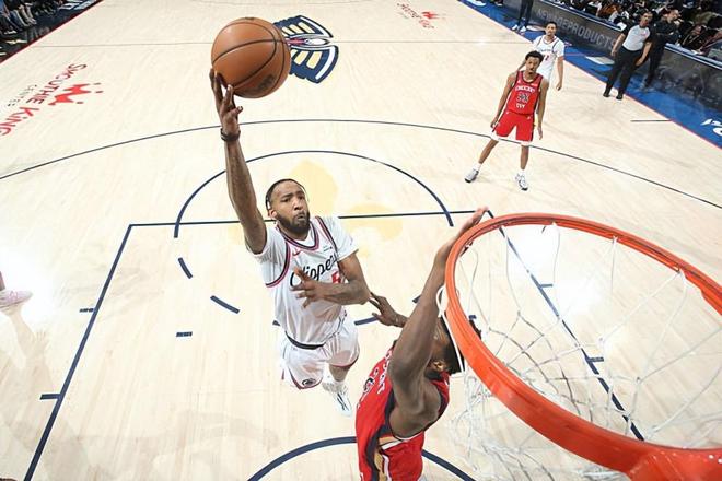 小琼斯22+4+3助难救主 快船四连败陷困境