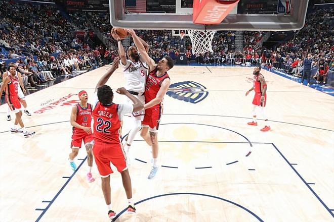 小琼斯22+4+3助难救主 快船四连败陷困境