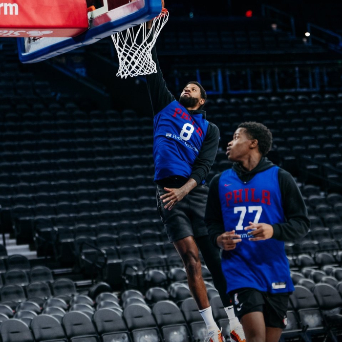 乔治复出首战砍28分助76人轻取公牛