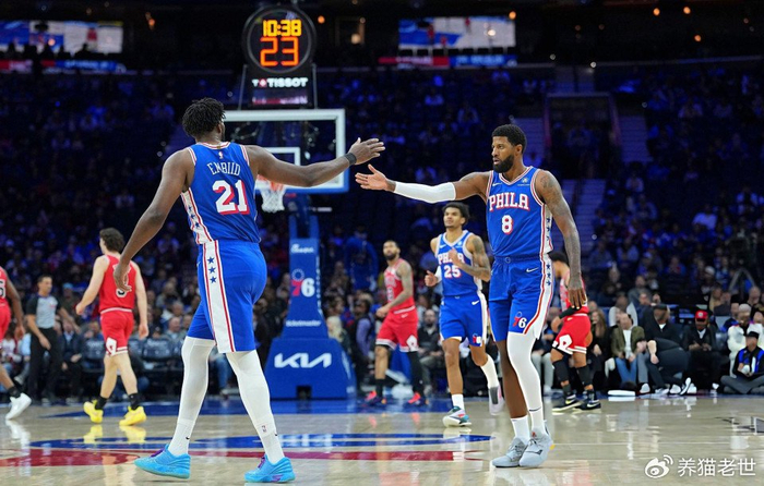 乔治复出首战砍28分助76人轻取公牛