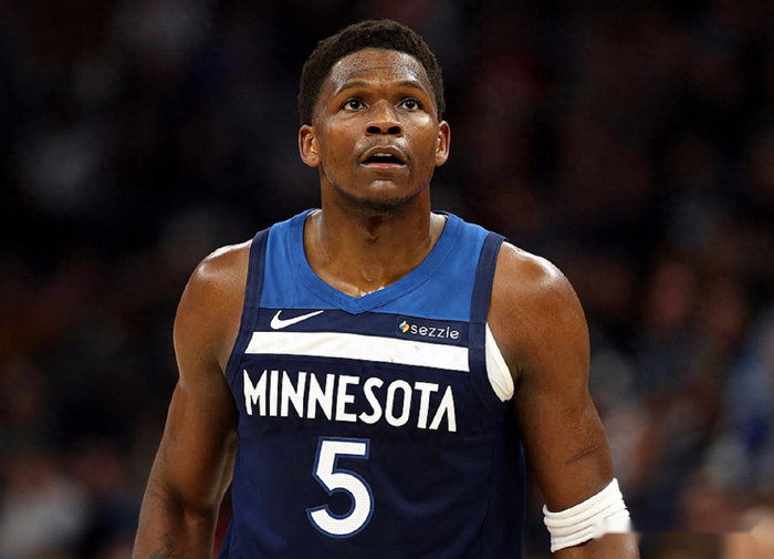 爱德华兹申诉遭拒遭质疑判罚双标 坎宁安伤病豁